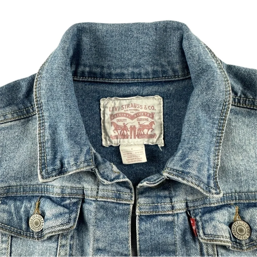 Levi’s Cropped Button Front Denim Jacket Medium Wash Women’s Size Large